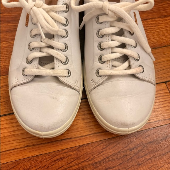 Ecco White Leather Shoes - Picture 3 of 4